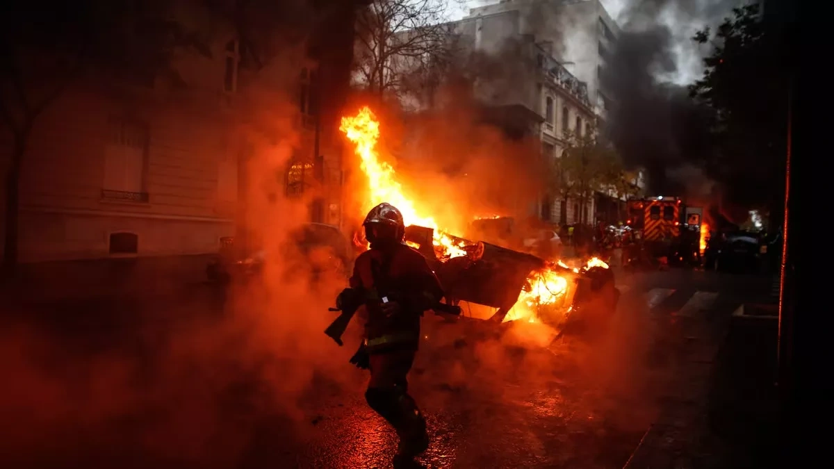 Riots erupt across France after national team’s World Cup defeat PHOTO / VIDEO