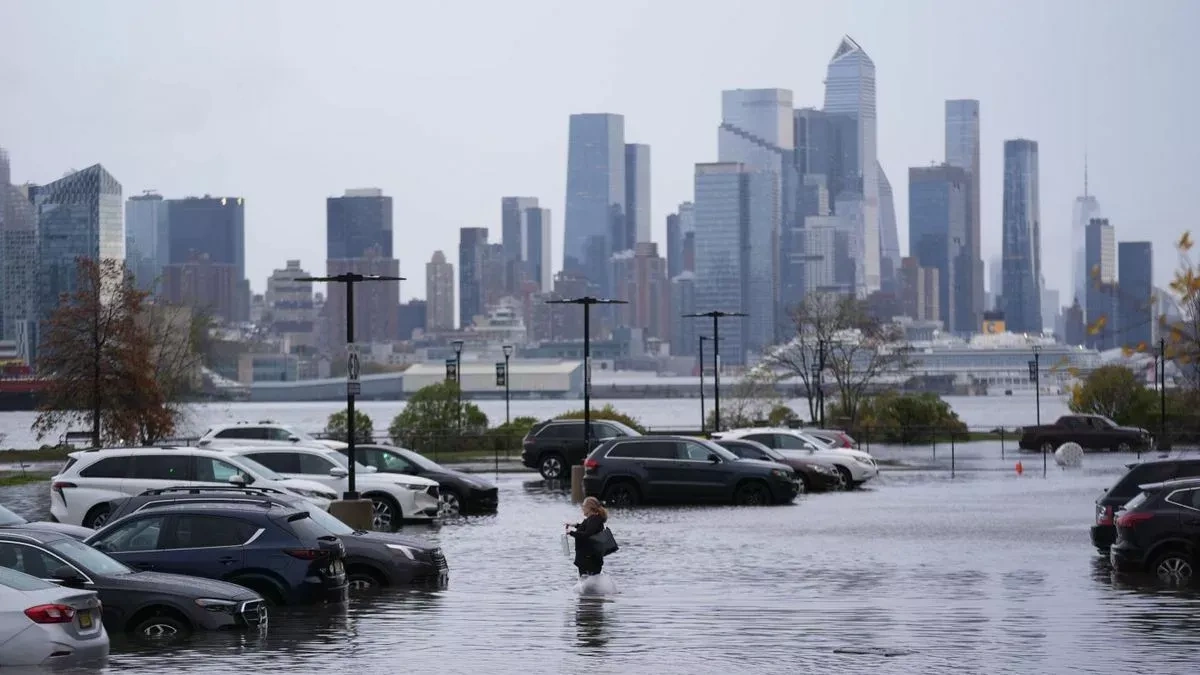 Heavy rains flood parts of New York City, disrupt transport across state VIDEO