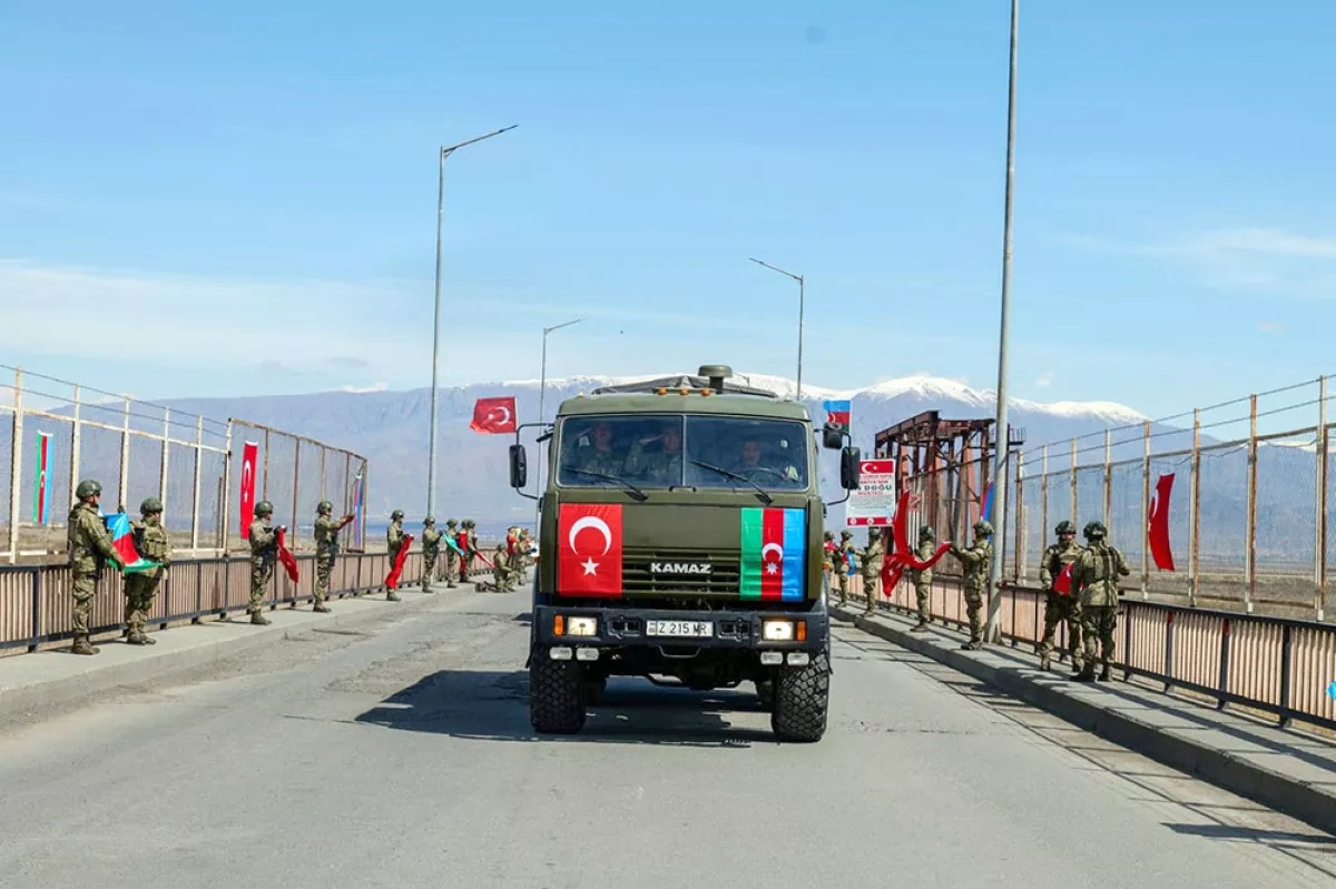 Azerbaijan, Türkiye hold flag-exchange ceremony ahead of joint military drills VIDEO