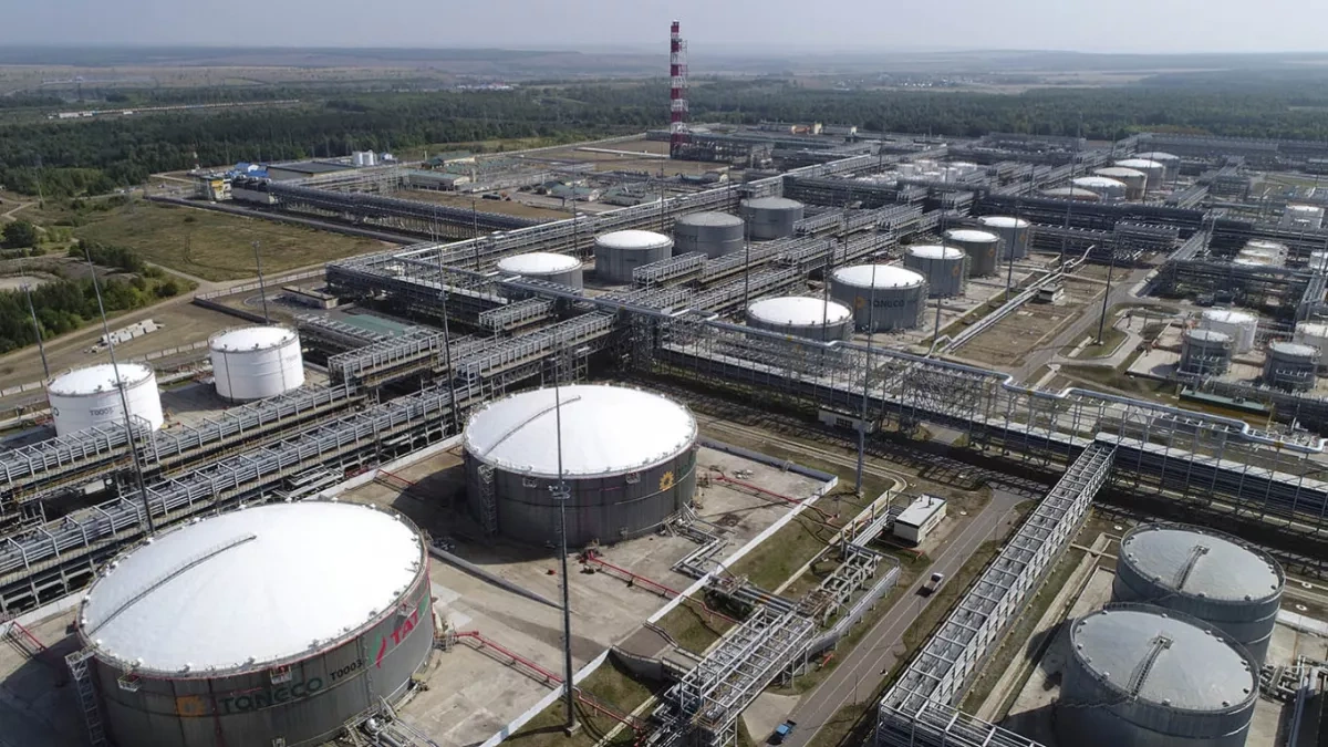 US cracks down on Venezuela-Russia oil ties with sweeping ban