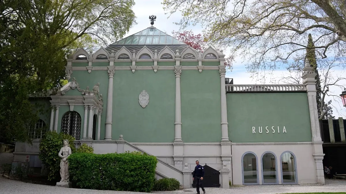 MEPs urge EU to block Russia from Venice Biennale