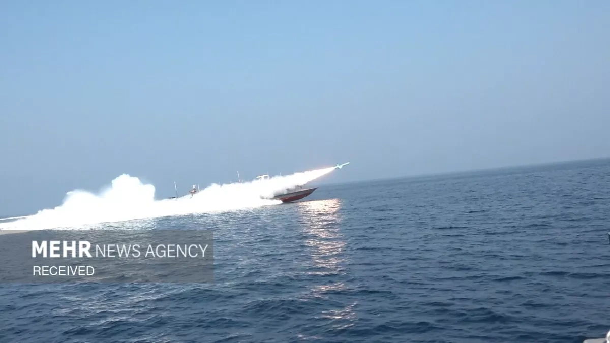 Iran tests new generation missile systems during Gulf exercises photo