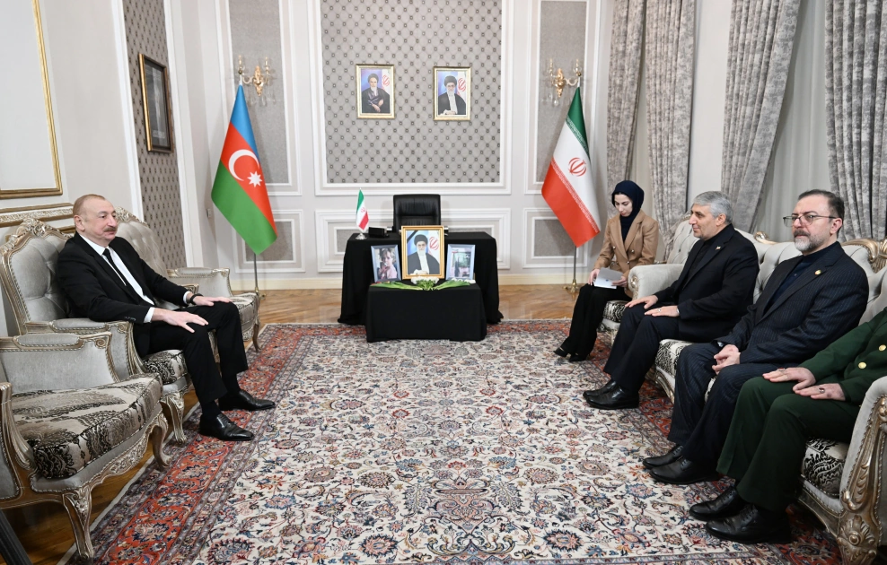President Ilham Aliyev visits Iranian Embassy in Azerbaijan and expresses condolences (PHOTO)