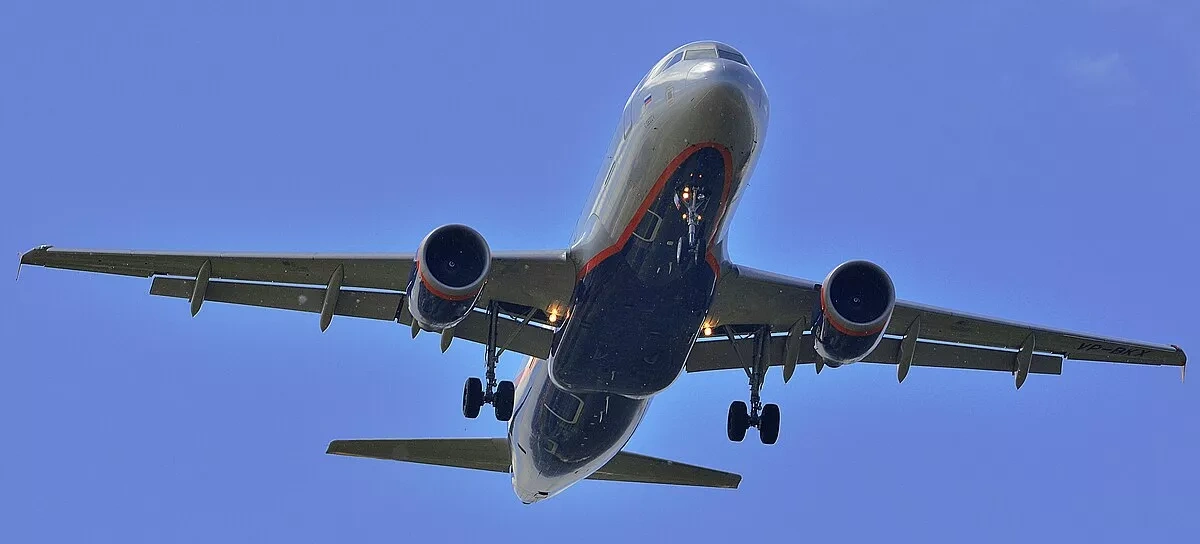 Iraq extends airspace closure for third time after airport attacks