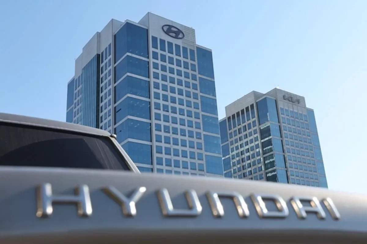 Hyundai workers stage first full-day strike in 10 years