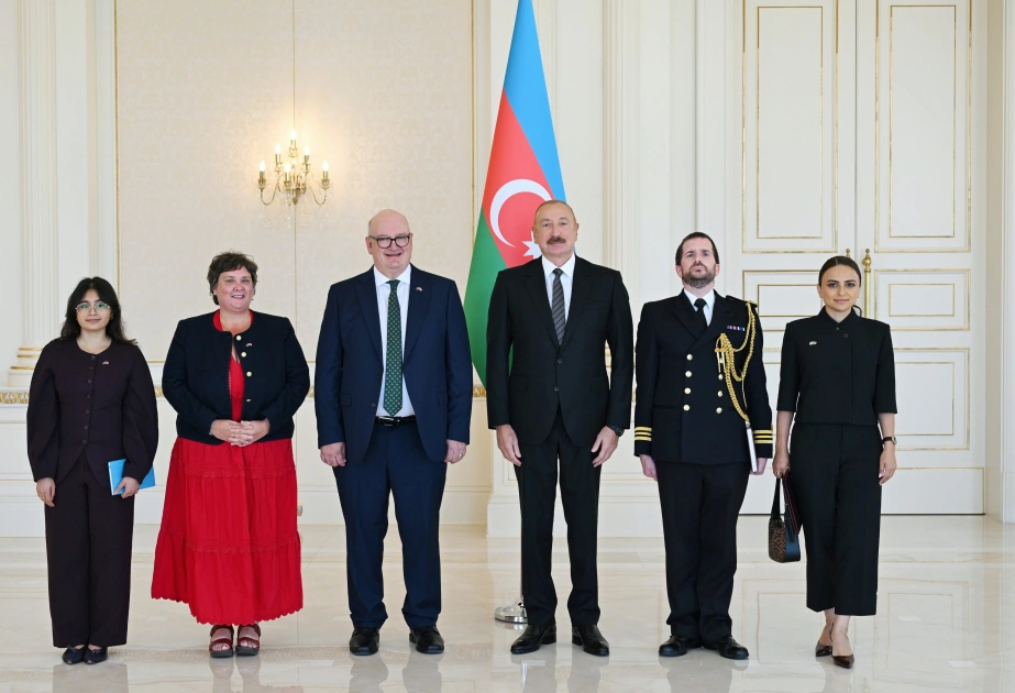 President Ilham Aliyev receives credentials of newly appointed British Ambassador to Azerbaijan (PHOTO)