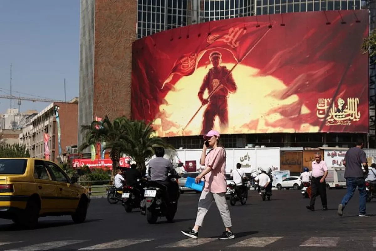 US official says Iranian people could rise up against government