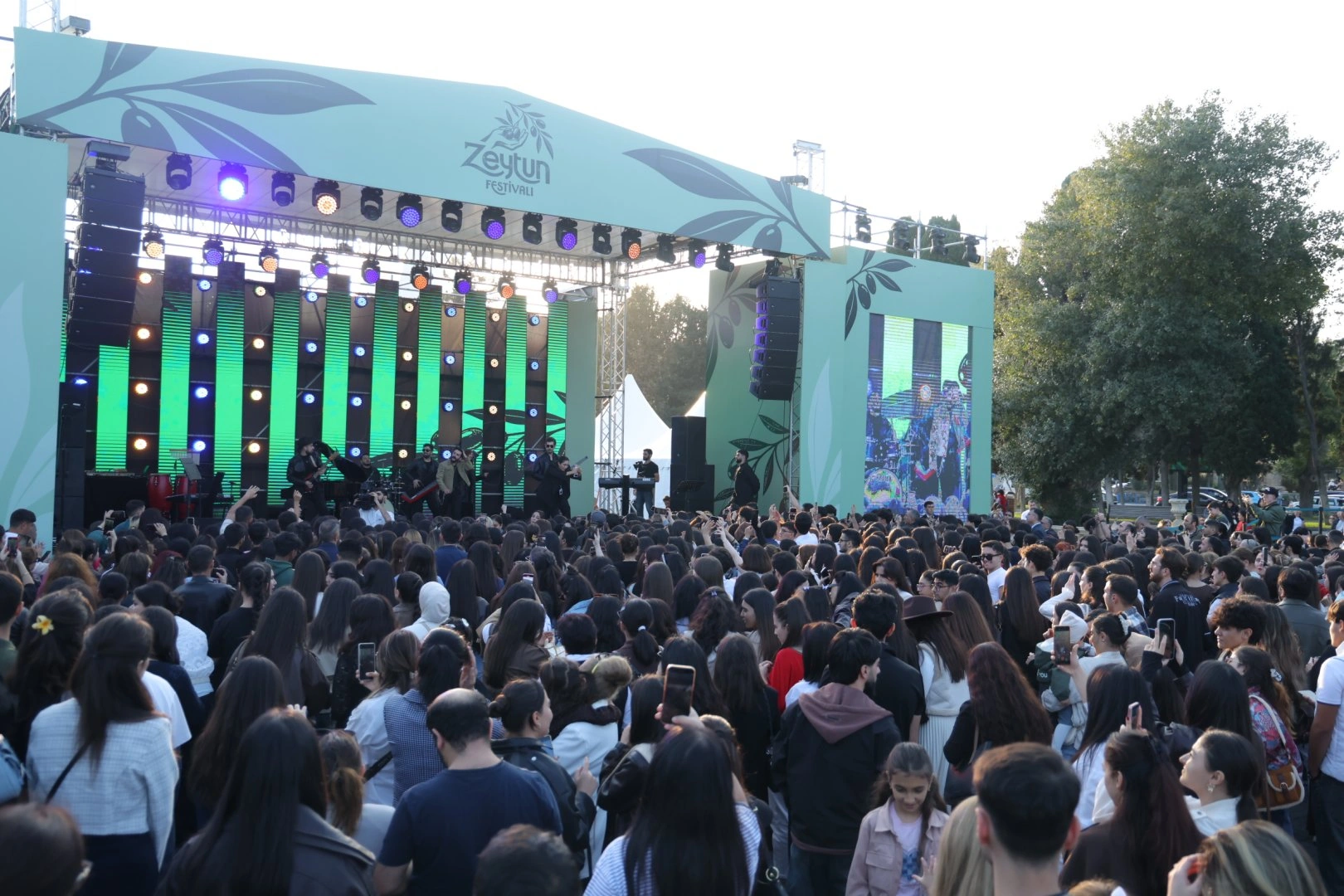 Olive Festival continues in Baku with rich musical program (PHOTO)