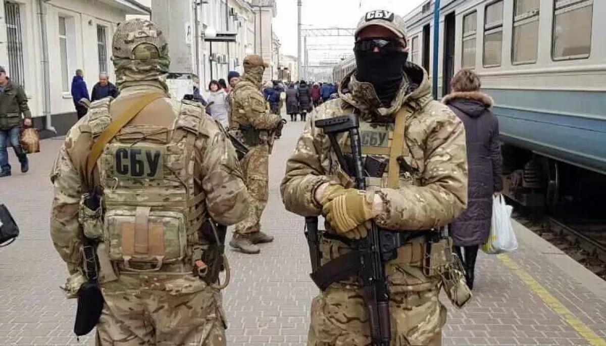 Ukraine arrests fake-news bloggers leaking military information PHOTO