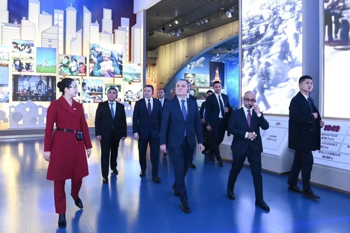 Azerbaijani FM tours China's Communist Party Museum, lauds development path