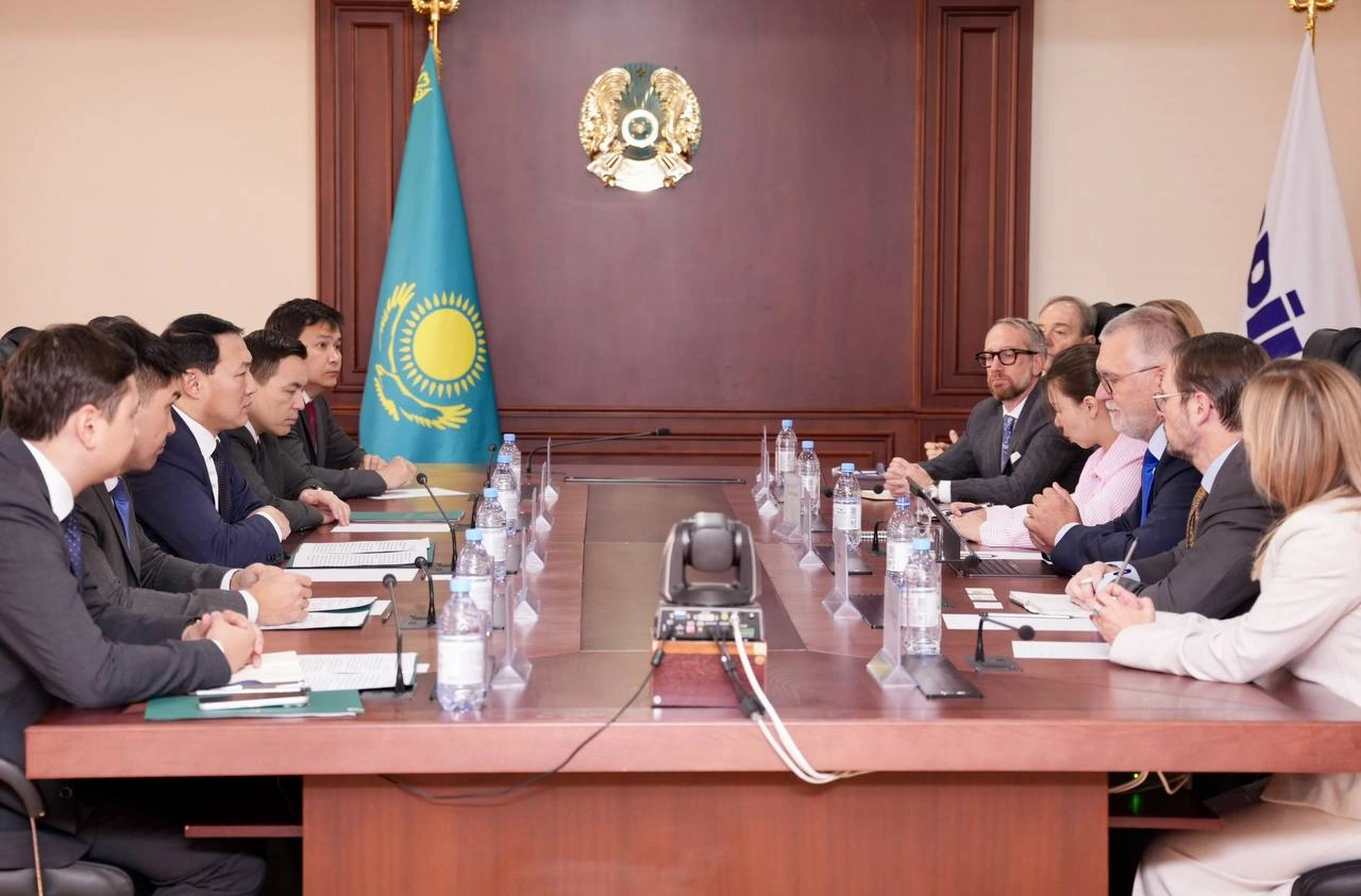 Kazakhstan, EIB discuss energy projects, investment