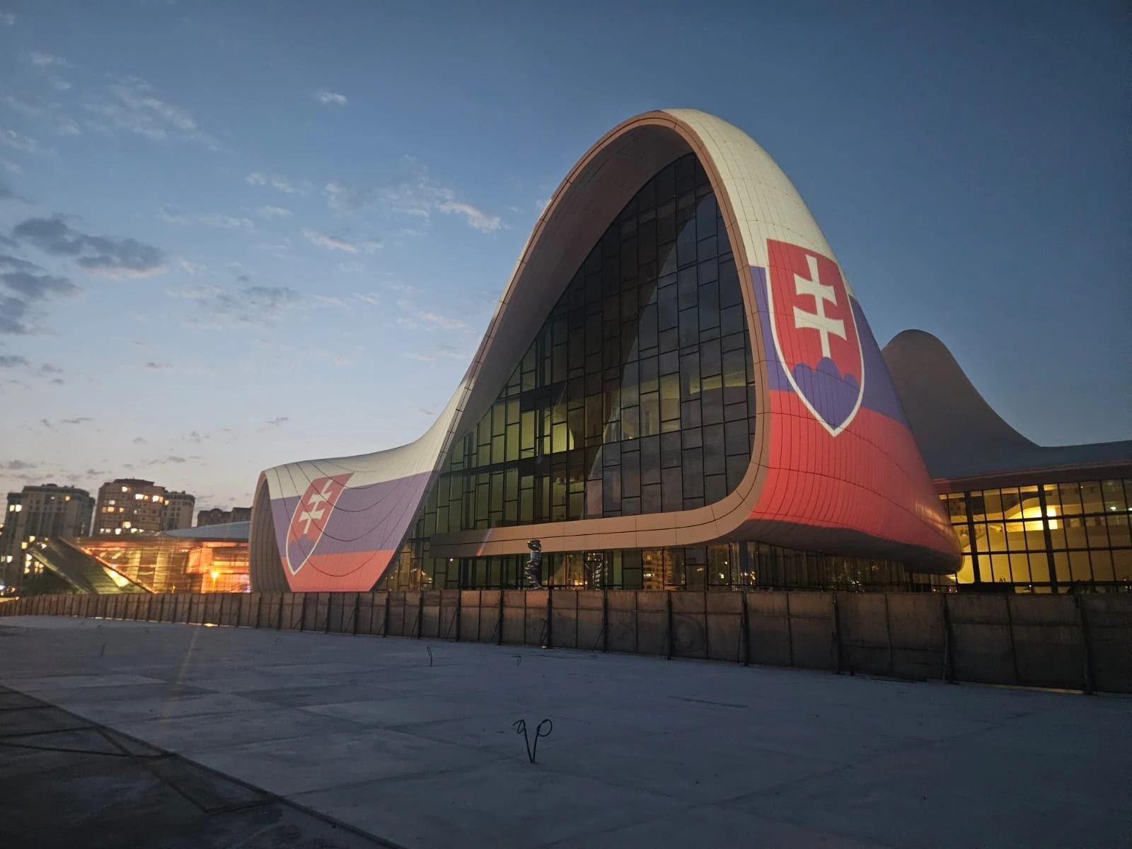 Baku’s Heydar Aliyev Center lights up in Slovak flag colors