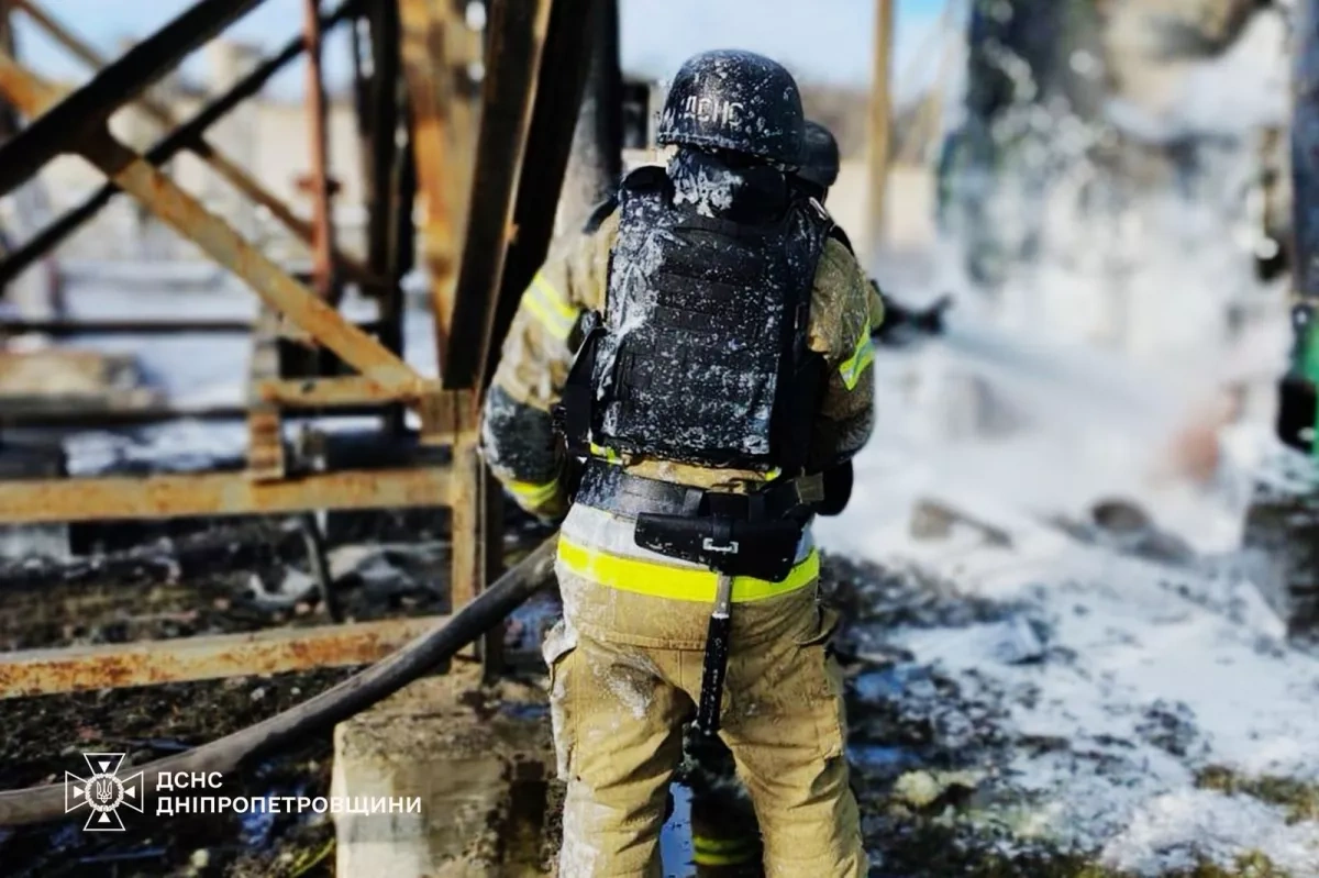 Deadly Russian attack on Dnipro region kills four, injures children photo