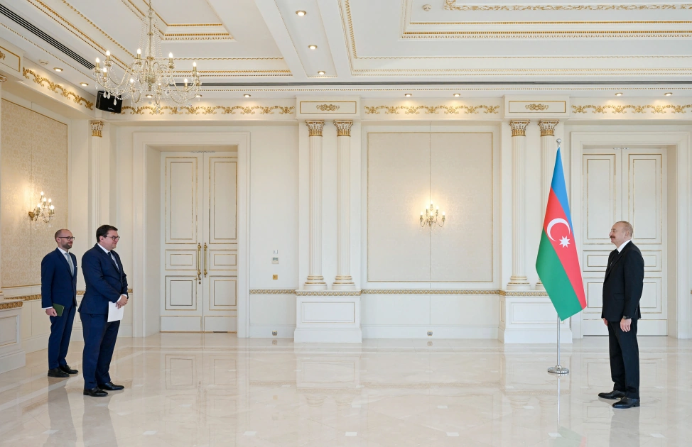 President Ilham Aliyev receives Austria's newly appointed ambassador to Azerbaijan (PHOTO)
