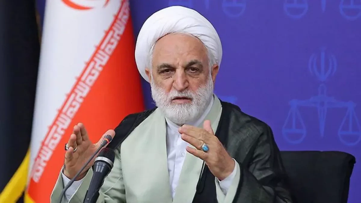 Tehran warns it will respond if “dignity is threatened”