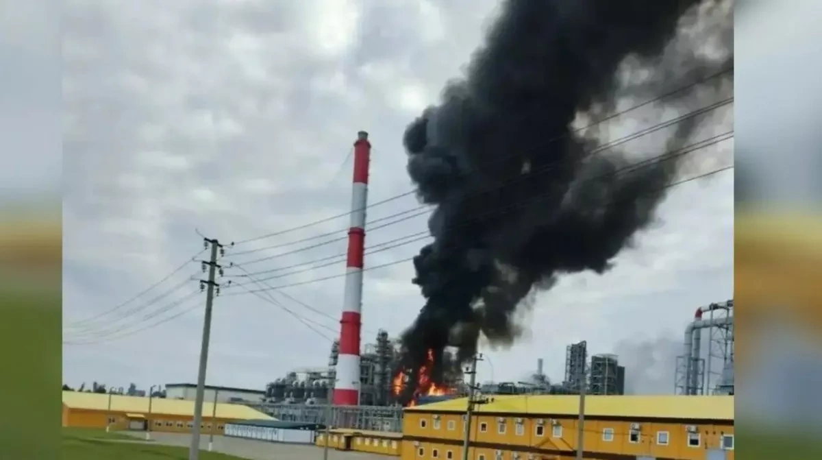 Russia delivers major strike on Ukraine’s largest oil refinery