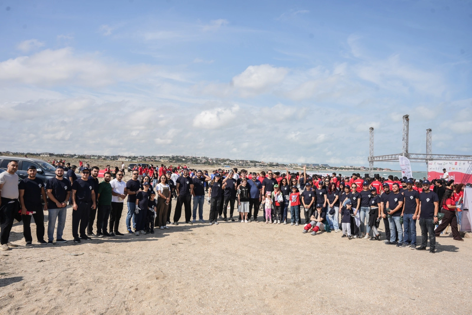 Carlsberg Azerbaijan joins the “Protect the Caspian!” coastal cleanup campaign (PHOTO)