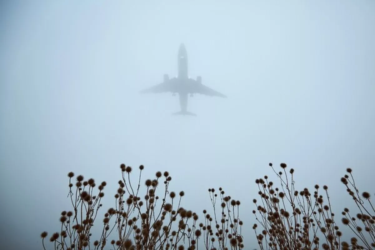 RAF jet carrying UK defence secretary hit by suspected Russian GPS jamming