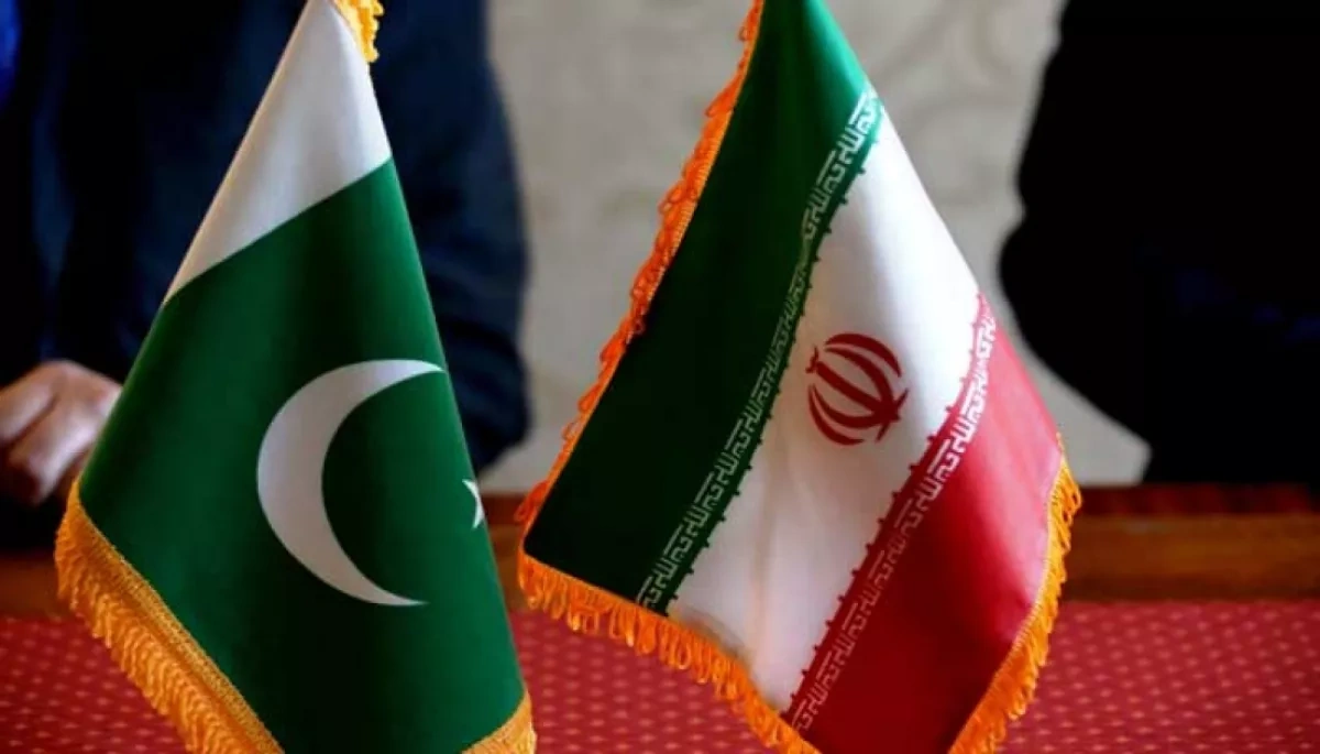 Pakistan backs Iran at UN as top diplomats confer by phone