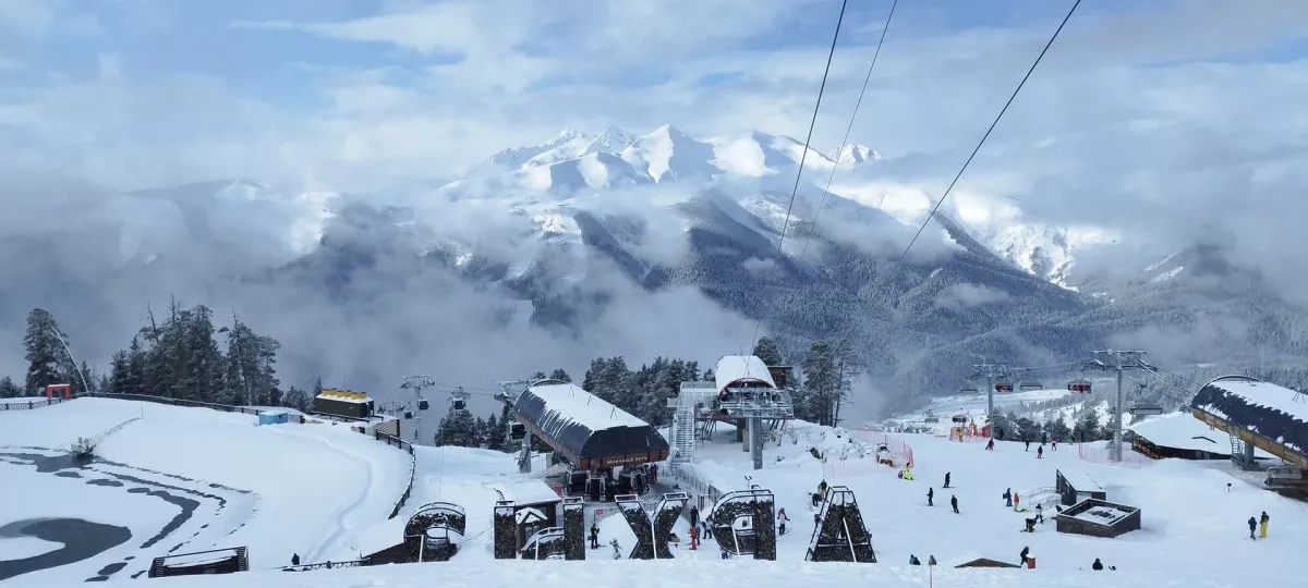 Deadly snow slide in North Caucasus kills rescuer and two climbers