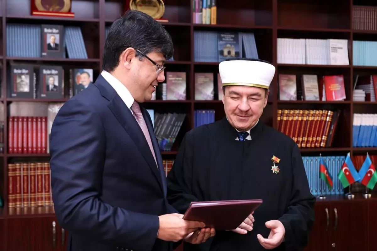 Azerbaijan highlights global diaspora network during meeting with Polish mufti Photo