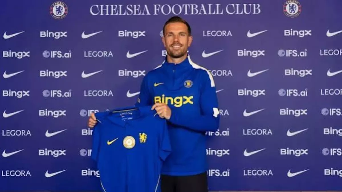 England’s midfielder Henderson joins Chelsea on free transfer