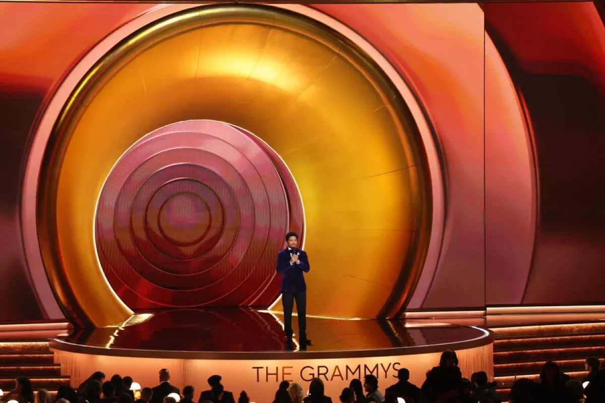 Trump threatens to sue Grammy host over jokes on Epstein