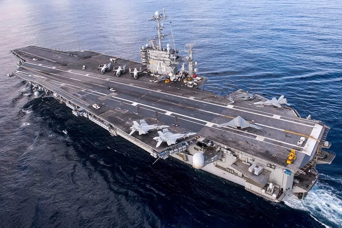WP: US deploys two aircraft carriers, 17 navy ships to Middle East