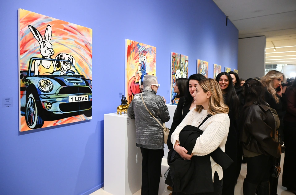 Heydar Aliyev Center hosts 'Superheroes of Wildlife' exhibition (PHOTO/VIDEO)