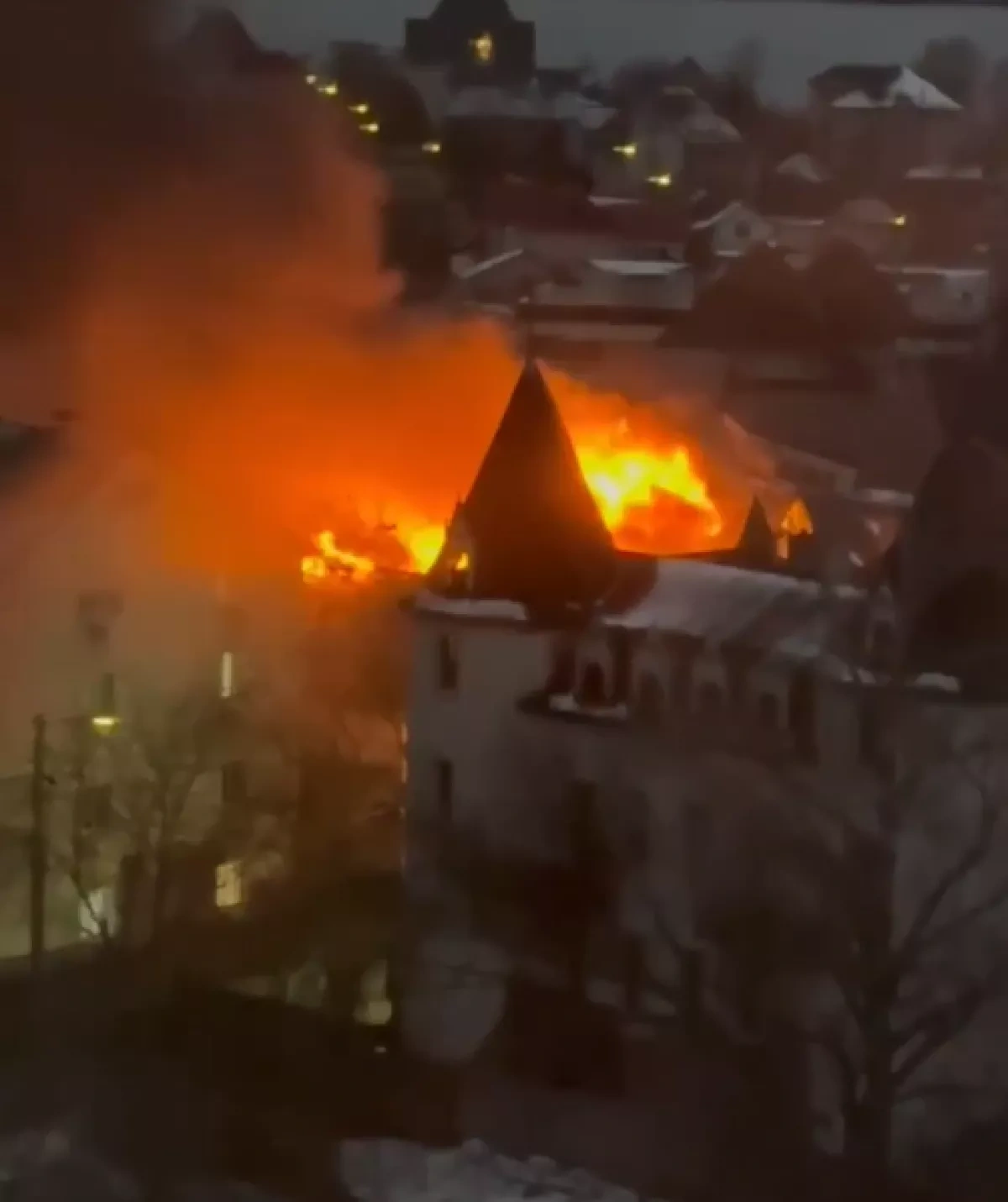 Kyiv residential area hit by fire, origin under investigation video