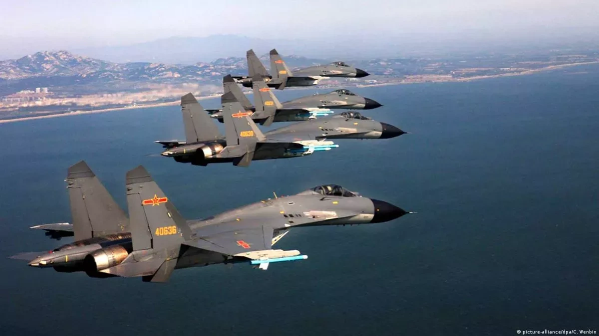 Chinese, Russian military aircraft cross South Korea air defence zone briefly
