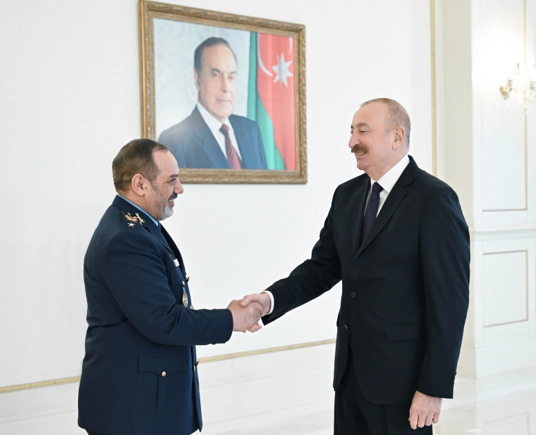 President Ilham Aliyev receives Iranian delegation led by Minister of Defence and Armed Forces Logistics (PHOTO)