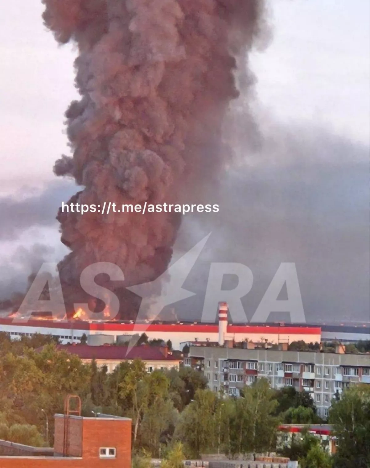 ASTRA: Russian oil depot, warehouse catch fire after attack on Moscow region PHOTO / VIDEO