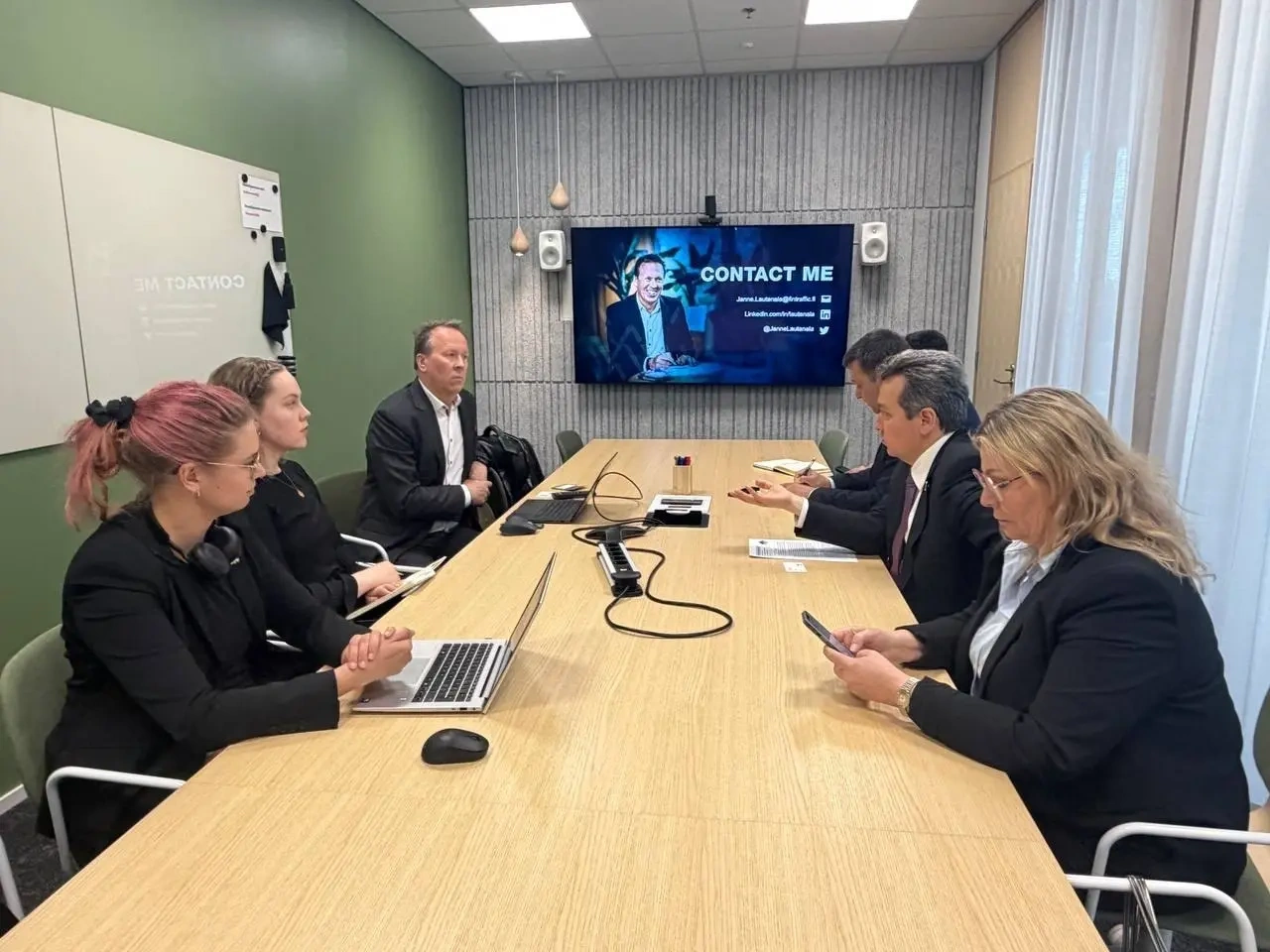 Uzbekistan, Finland discuss co-op on digital transport and smart mobility