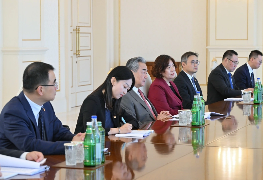President Ilham Aliyev receives member of Political Bureau of Central Committee of Communist Party of China (PHOTO)