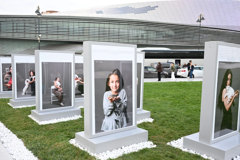 Heydar Aliyev Foundation VP Leyla Aliyeva and Alena Aliyeva attend official opening of Art Weekend (PHOTO)