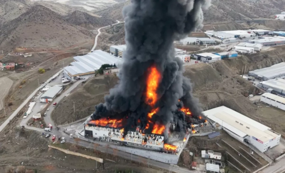 Fire sparks at chemical plant in Kırıkkale, Türkiye Photo