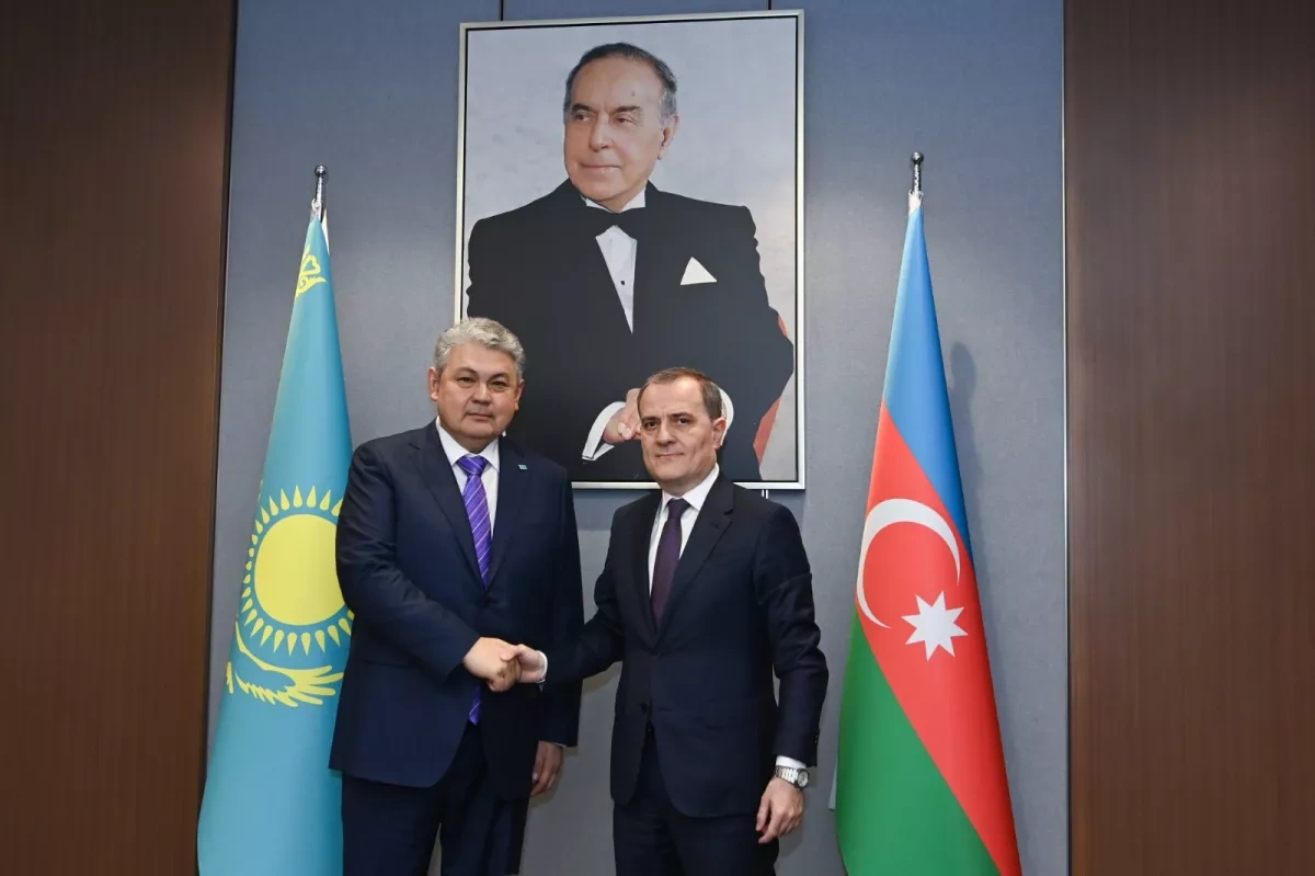 Azerbaijani, Kazakhstan's FMs eye regional trade, global security