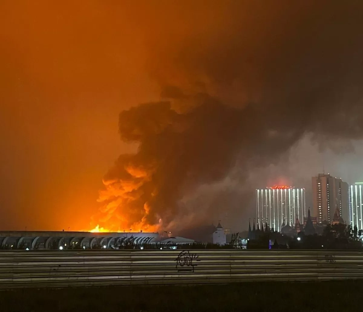 Fire breaks out near Izmailovo Kremlin complex in Moscow PHOTO / VIDEO
