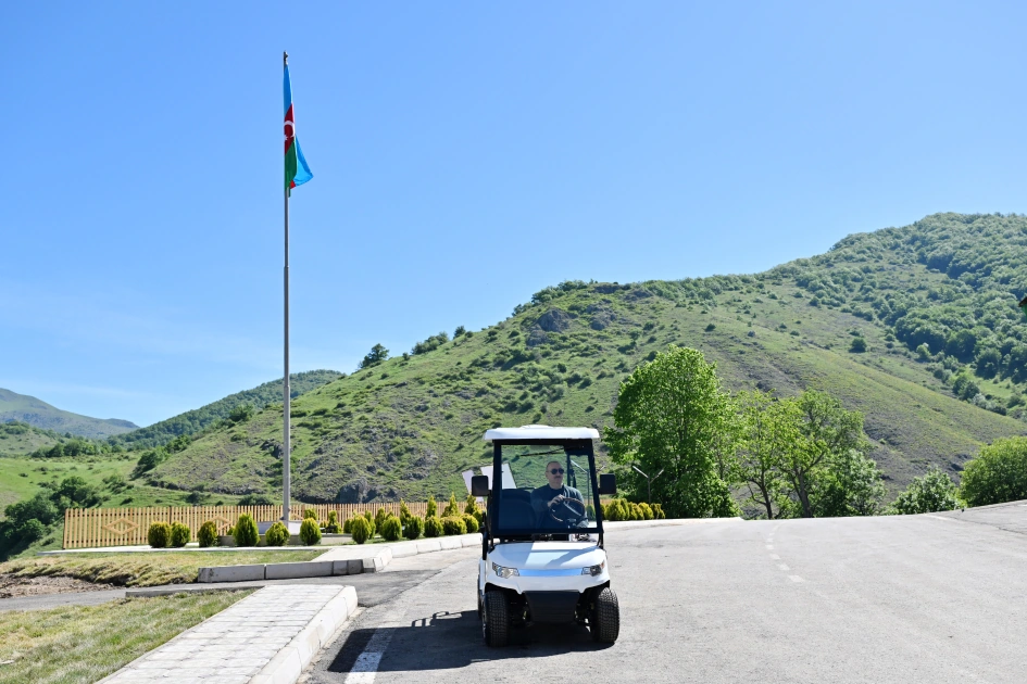 President Ilham Aliyev inspects reconstruction progress in Boyuk Galaderesi village of Shusha district, meets with residents (PHOTO)
