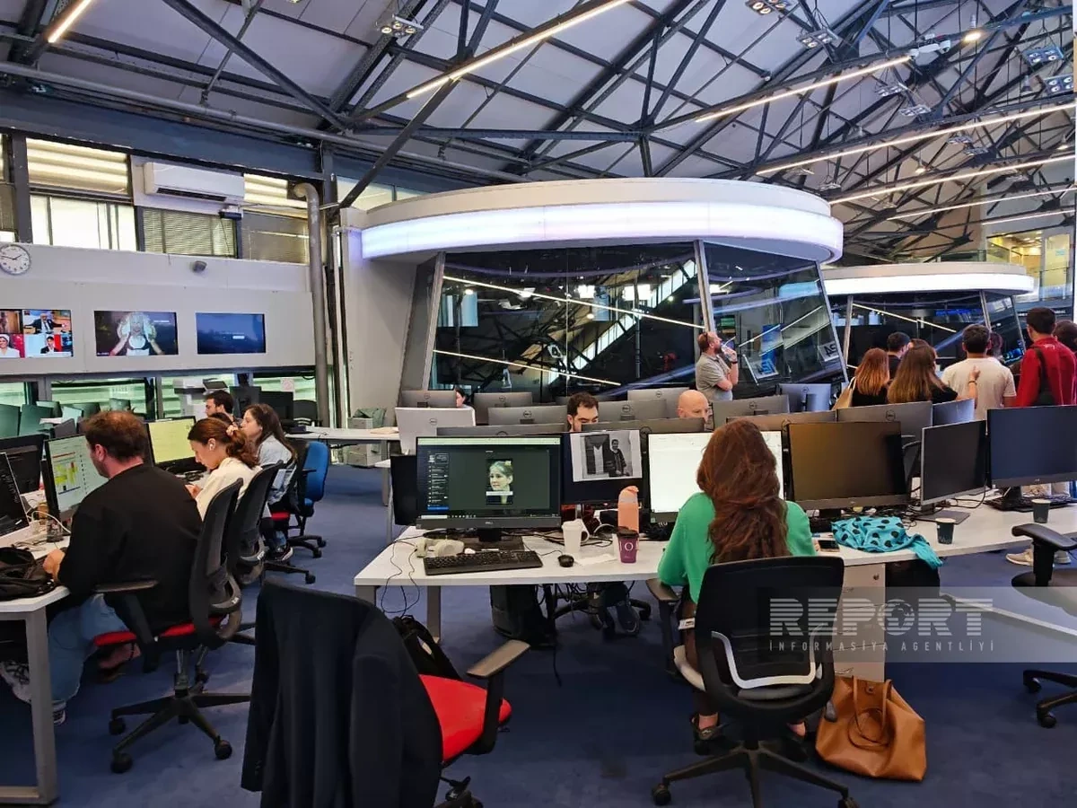 Azerbaijani journalists explore i24NEWS operations in Israel PHOTO