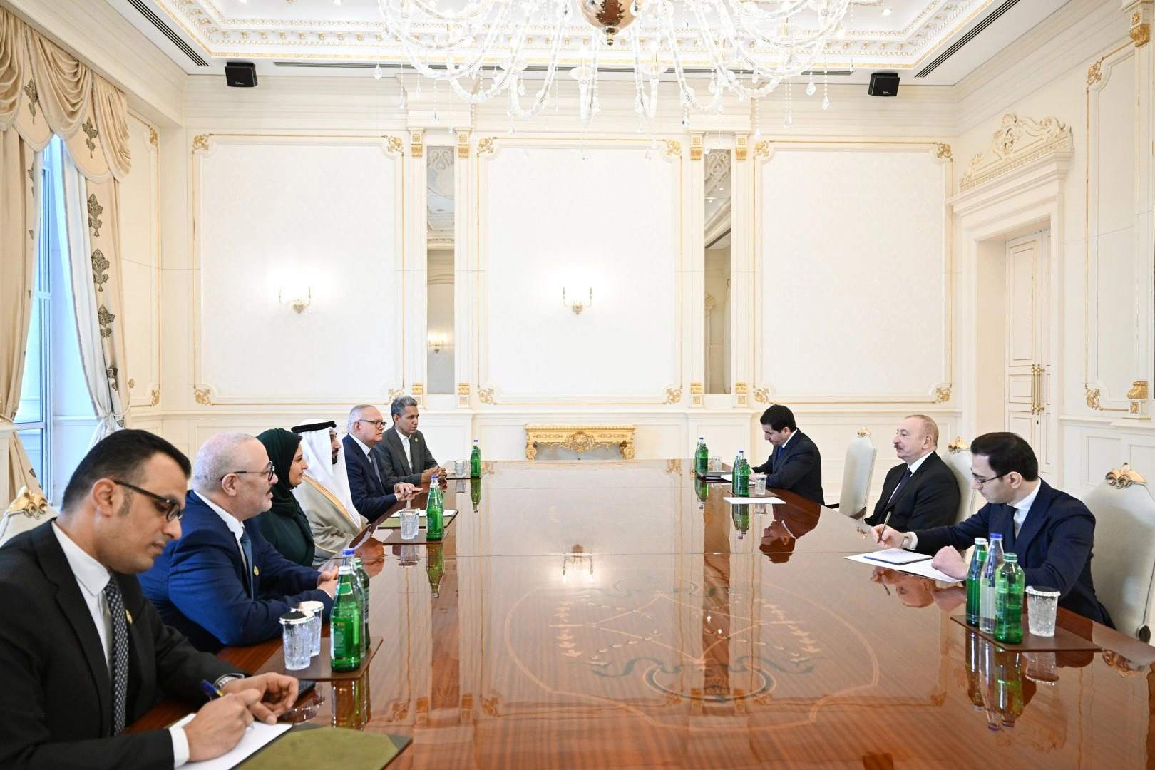 President Ilham Aliyev receives delegation headed by President of Arab Parliament (PHOTO)