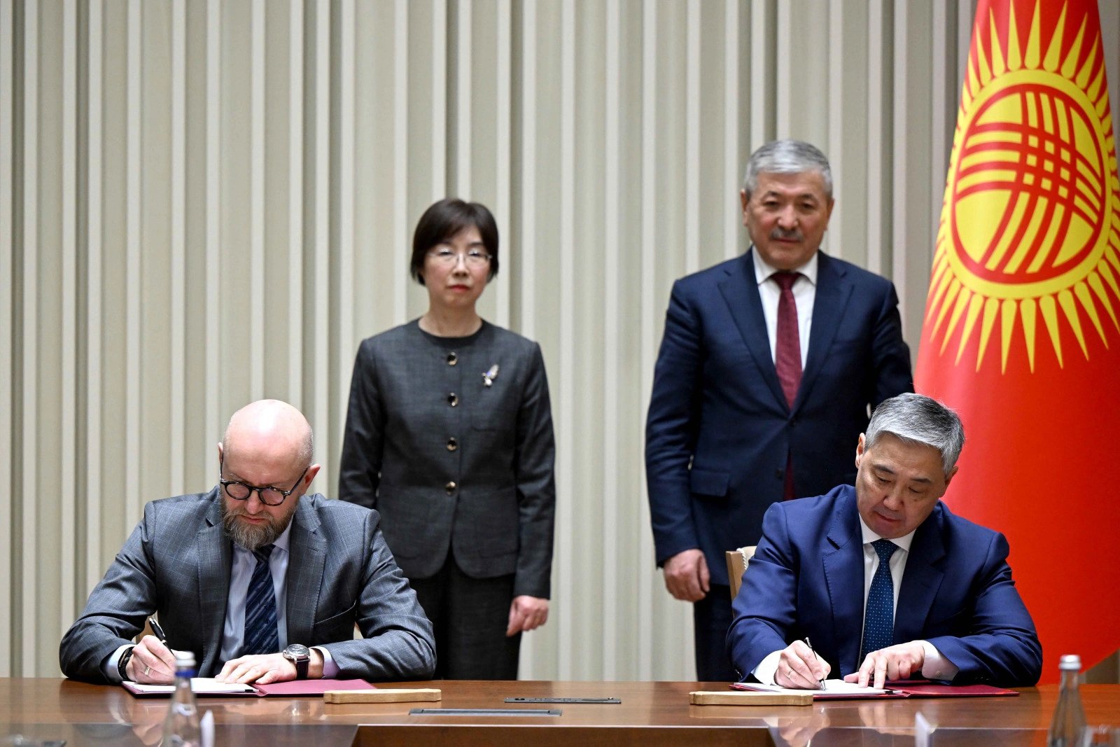 Kyrgyzstan and AIIB sign deal to support small and medium-sized businesses