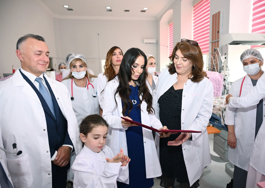 First Vice-President Mehriban Aliyeva, her daughters Leyla Aliyeva and Arzu Aliyeva visit the Scientific Research Institute of Pediatrics (PHOTO)