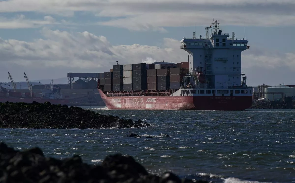 WSJ: Iran attacks Singapore-flagged cargo ship in Strait of Hormuz