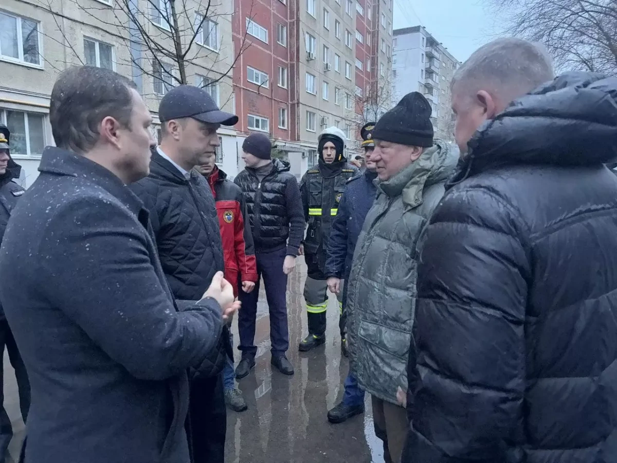 Drone attack on Russia's Saratov leaves two dead, damages residential buildings photo