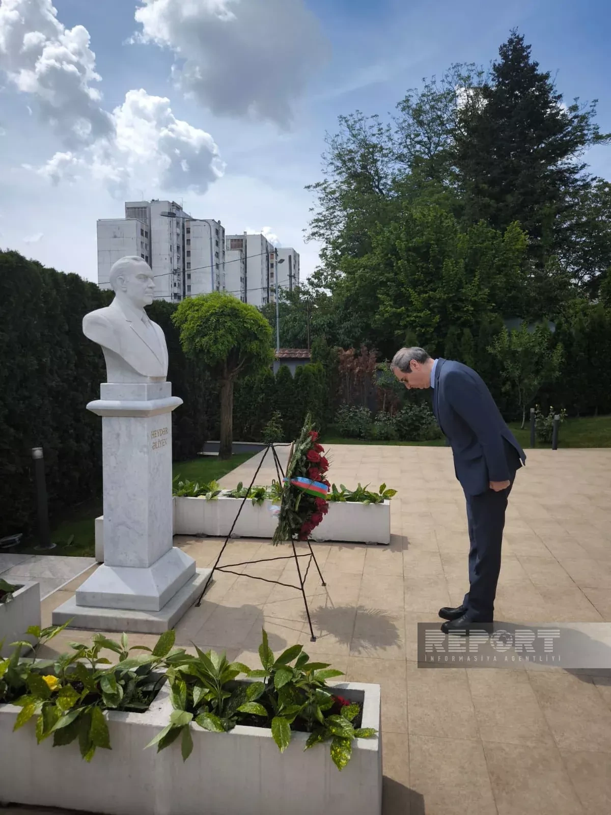Azerbaijani embassy in Serbia pays tribute to Heydar Aliyev PHOTO