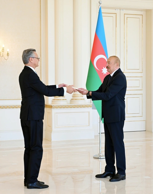 President Ilham Aliyev receives credentials of newly appointed German ambassador (PHOTO)
