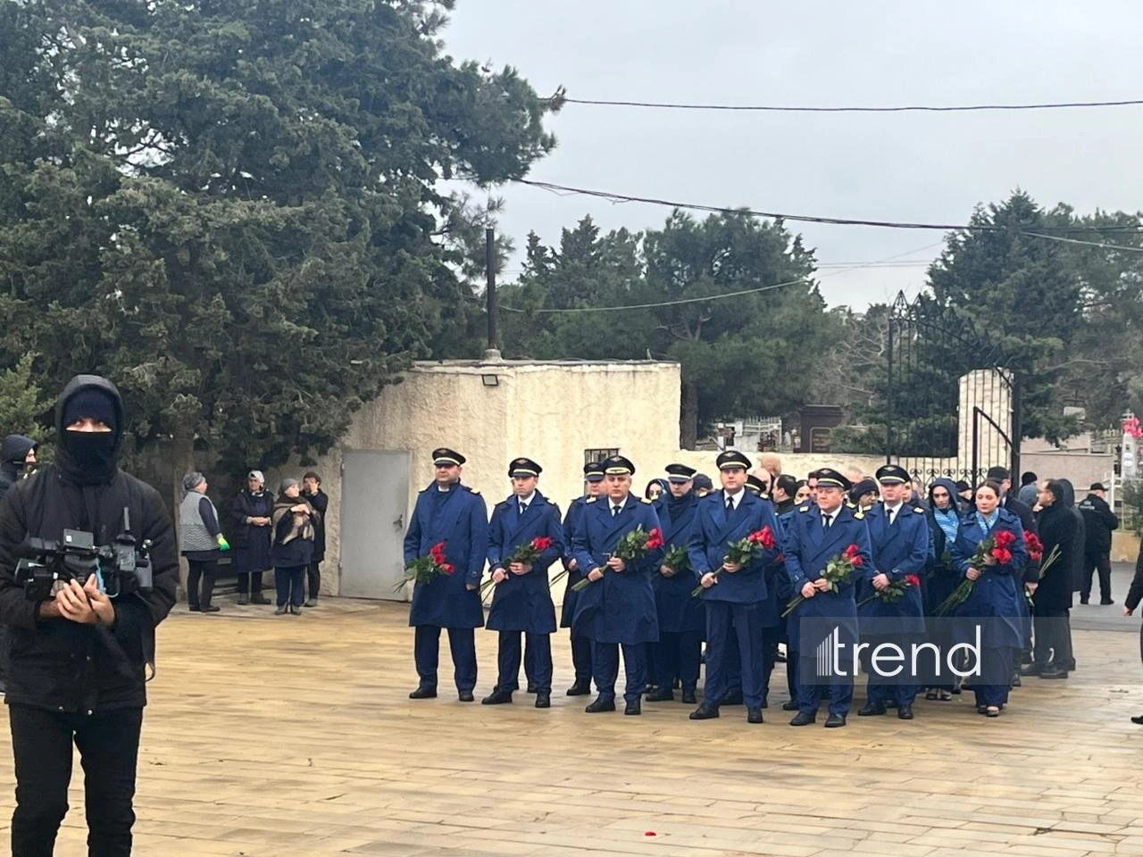 Azerbaijani officials honor fallen AZAL crew on anniversary of Aktau plane crash (PHOTO)