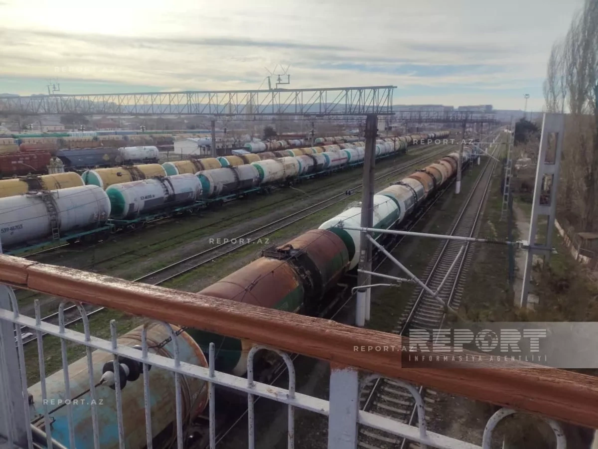Azerbaijan sends 979 tons of fuel to Armenia PHOTO